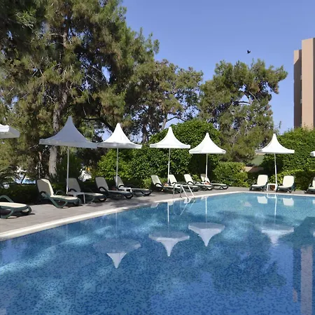 Resort Turquoise Side