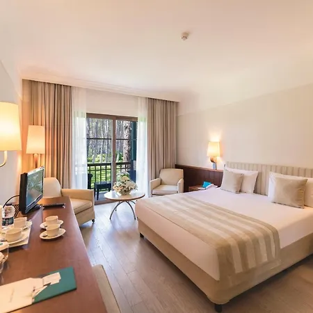 Resort Turquoise Side